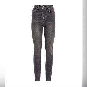 Levi’s High-Rise Skinny 25